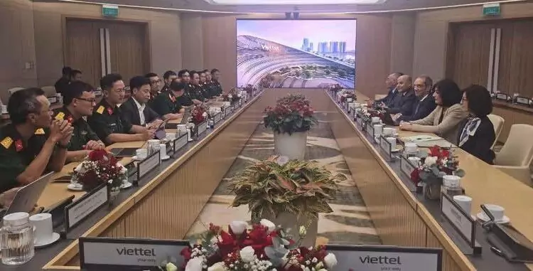 وزير الاتصالات يبحث مع شركات عالمية الاستثمار بمجالات التحول الرقمي وتصنيع الإلكترونيات وأشباه الموصلات