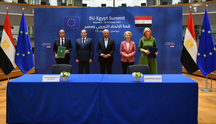 جانب من مراسم التوقيع