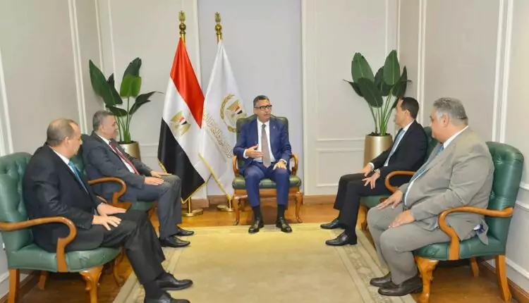 وزير التموين يبحث مع رئيس جهاز تنمية التجارة الجديد خطط العمل وتطوير المنظومة