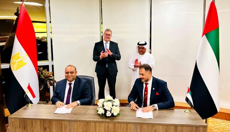 مصر والإمارات توقعان اتفاقية لإنشاء منطقة لوجستية لتخزين وتداول المنتجات البترولية بالعلمين