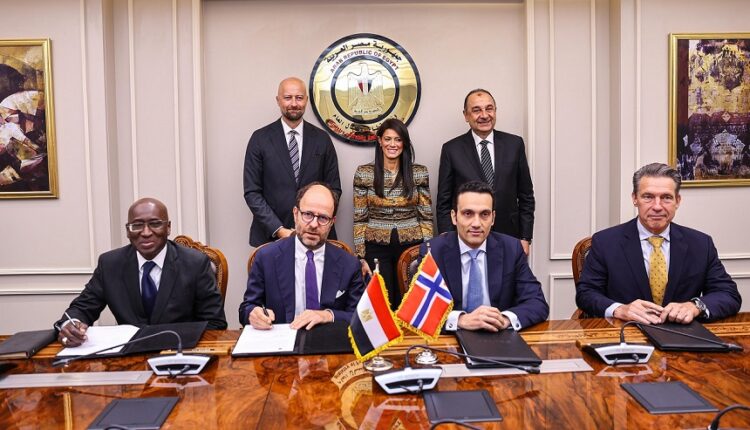 توقيع خطابات نوايا لتمويل مشروع تغذية مجمع مصر للألومنيوم بالطاقة النظيفة