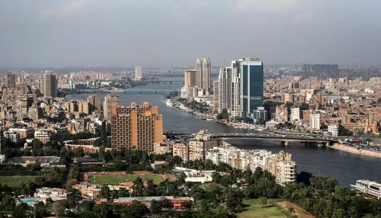 صندوق النقد: الأداء القوي للقطاعات الصناعية غير النفطية والسياحة تدعم نمو الاقتصاد المصري