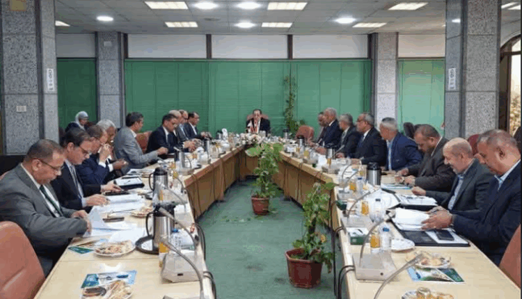 السكر والصناعات التكاملية تستعرض استعدادات المصانع لموسمي القصب والبنجر 2026