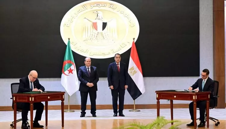 مصر والجزائر توقعان عدة وثائق في مجالات تدعم تعزيز التعاون الثنائي بين البلدين