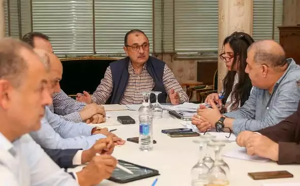 وزير قطاع الأعمال: نسابق الزمن لاستكمال تطوير صناعة الغزل والنسيج بمعايير عالمية