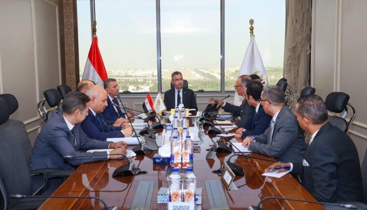 وزير التموين يتابع توافر السلع الأساسية واستعدادات شهر رمضان مع الشركة العامة