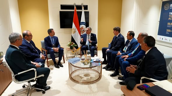 وزير البترول: نكثف الاستفادة من بيانات المسح السيزمي المتقدم لتحويلها إلى برامج حفر جديدة وتوسيع آفاق الإنتاج