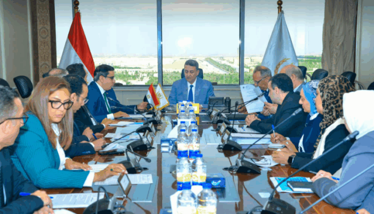 التموين تبحث إنشاء مركز لوجيستي لتخزين وتوزيع الحبوب بميناء شرق بورسعيد