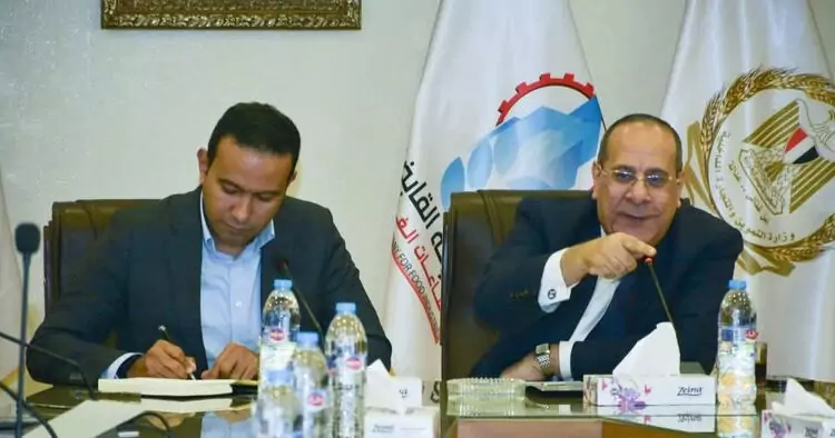 القابضة الغذائية تبحث مع اتصالات مصر دعم مشروع كاري أون وتطوير المنافذ
