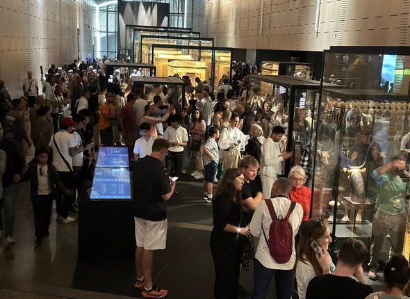 18  ألف زائر في أول أيام استقبال الجمهور بالمتحف المصري الكبير