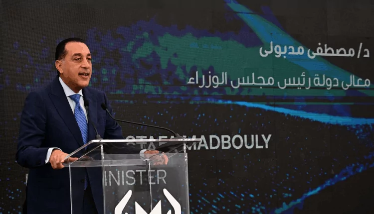 رئيس الوزراء: الدولة تعمل بقوة على تشجيع الاستثمارات في قطاع السيارات