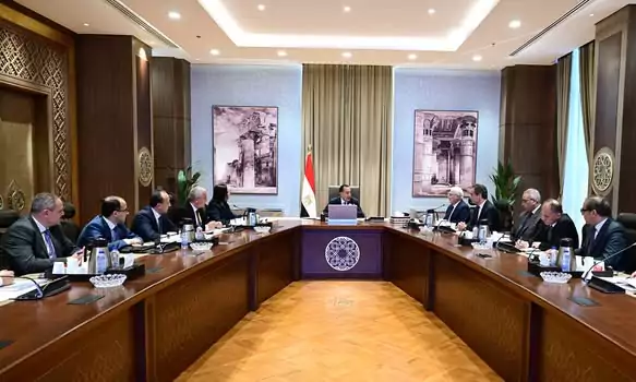 مدبولي: نعمل على مساندة المؤسسات الصحفية والإعلامية لتسوية مديونياتها وتحسين أوضاعها المالية والإدارية