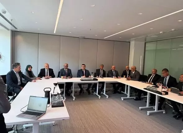 تعاون مصري–إسباني لدعم برنامج التحلية حتى 2050.. أكسيونا تبحث ضخ استثمارات بقطاع المرافق