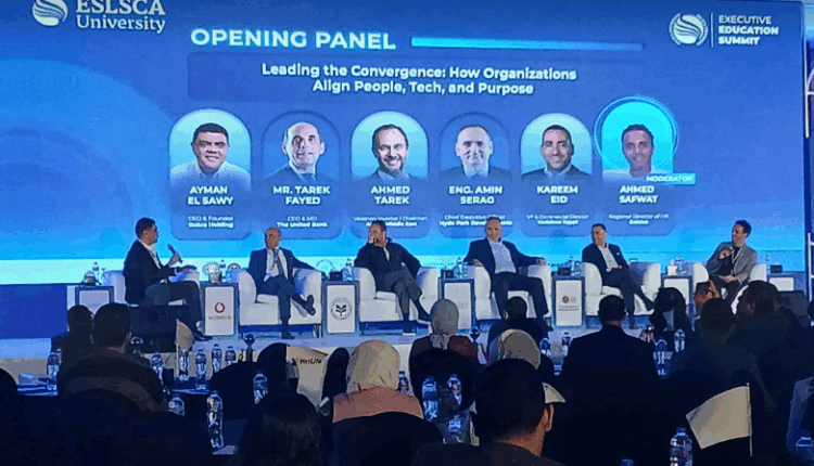 طارق فايد: 10 تريليونات جنيه ودائع تدفع القطاع المصرفي للتحول نحو الوظائف الذكية