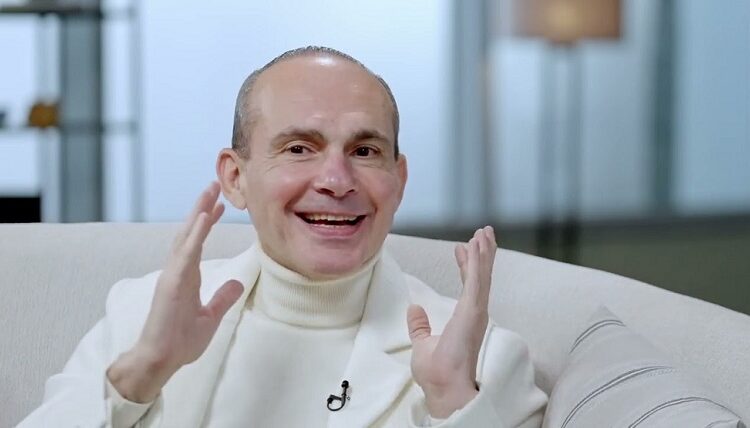 موبيكا تضخ 10 ملايين دولار في إنتاج سجاد وأسقف السيارات