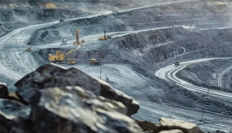 السعودية تعلن فوز 24 شركة وتحالفا محليا وعالميا برخص الكشف في 172 موقعا تعدينيا