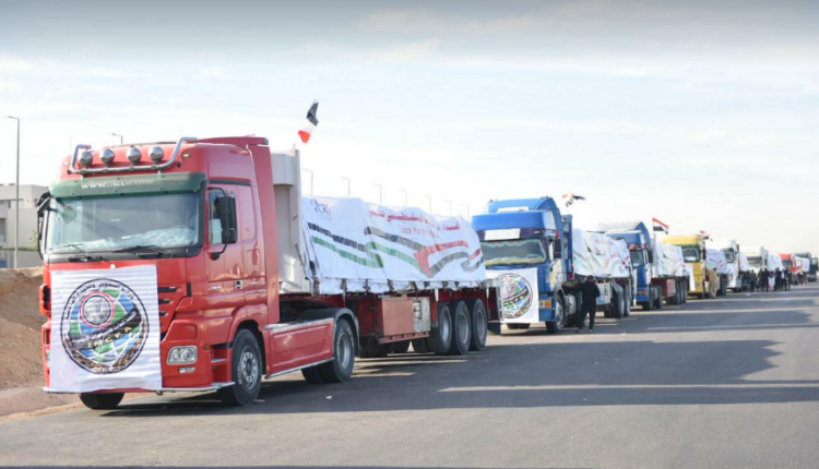 التموين تطلق القافلة الـ 15 من المساعدات الإغاثية العاجلة إلى قطاع غزة