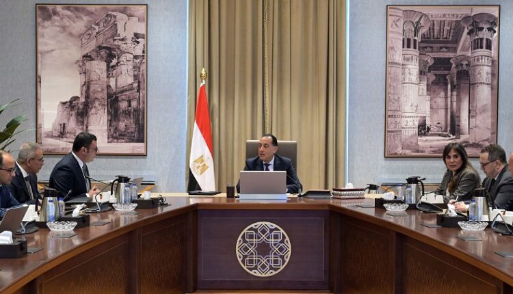 رئيس الوزراء يستعرض المخطط الهيكلي والرؤية التنموية لمنطقة "غرب رأس الحكمة"