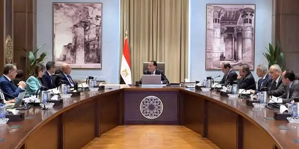 رئيس الوزراء يتابع إجراءات منع تهريب السلع والبضائع في مختلف المنافذ