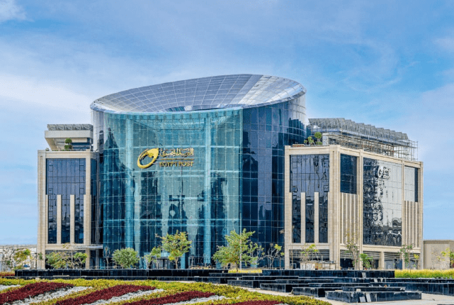 وزير الاتصالات يصدر قرارا بتشكيل مجلس إدارة الهيئة القومية للبريد برئاسة داليا الباز