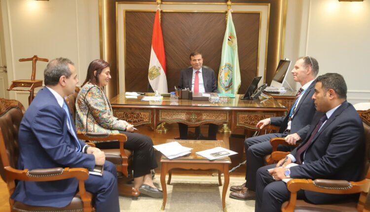 وزير الزراعة يلتقي مدير برنامج الأغذية العالمي بمصر لمتابعة مشروعات التعاون المشترك