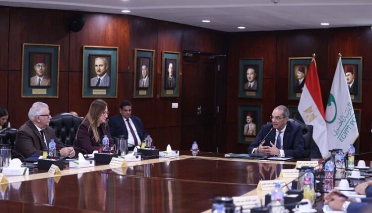وزير الاتصالات: إضافة 1000 منفذ بريد جديد ونشر أكثر من 3000 ماكينة صراف آلي منذ 2018