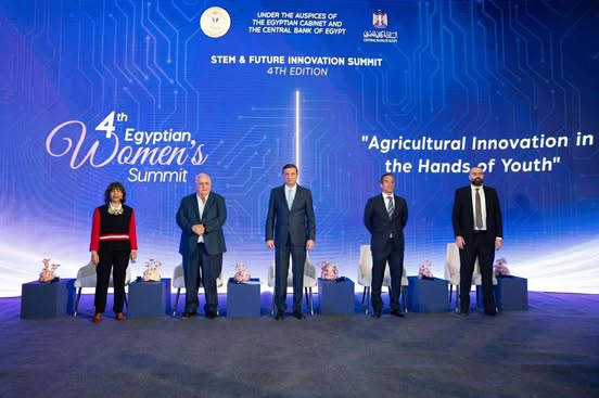 وزير الزراعة: أبواب المراكز البحثية مفتوحة أمام طلاب الجامعات والباحثين الشباب