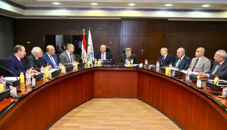 وزارة النقل تواصل إنشاء محاور لوجستية متكاملة لخدمة تجارة الترانزيت