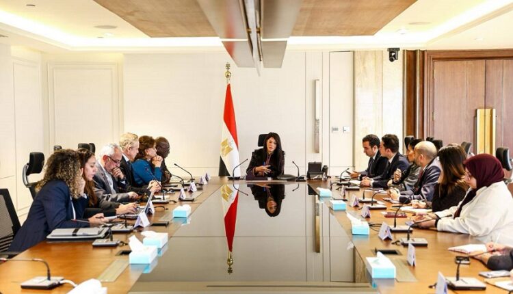 وزيرة التخطيط تعقد اجتماعا مع مؤسسات التمويل الدولية لتحفيز استثمارات تحلية المياه