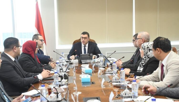 وزير الإسكان يوجه باستمرار طرح الفرص الاستثمارية والتيسير على المستثمرين