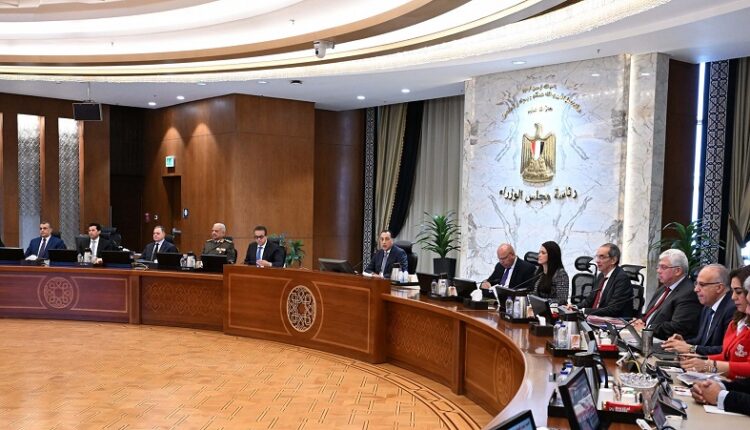 الحكومة توافق على استكمال إجراءات طرح محطات توليد الكهرباء بجبل الزيت