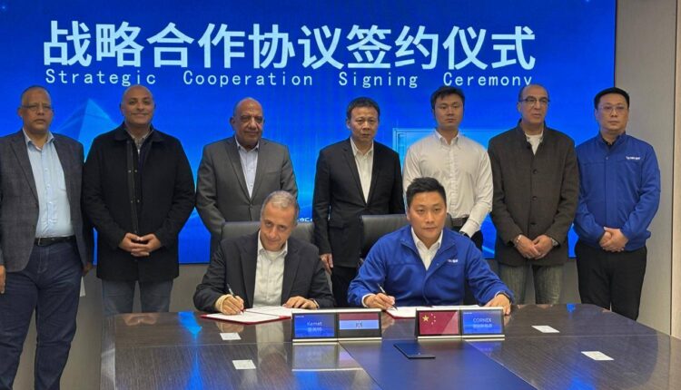 وزير الكهرباء يشهد توقيع اتفاقية لتوطين صناعة بطاريات تخزين الطاقة باستثمارات 200 مليون دولار