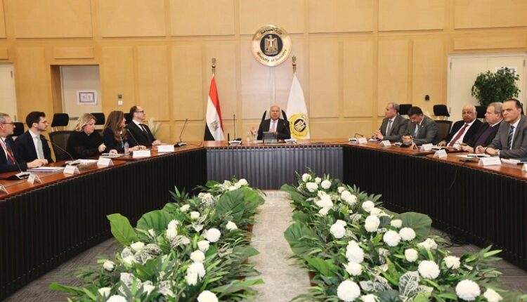 شركة نمساوية تدرس إقامة مصنع لإنتاج عجل القطارات في مصر