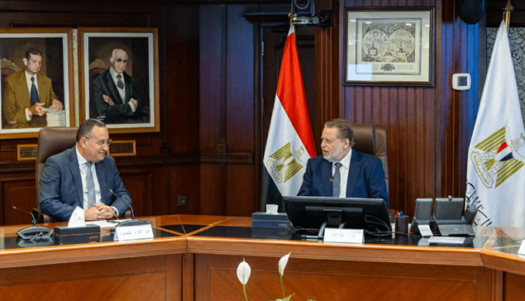 محافظ البنك المركزي يلتقي وزير التعليم العالي لبحث التعاون المشترك