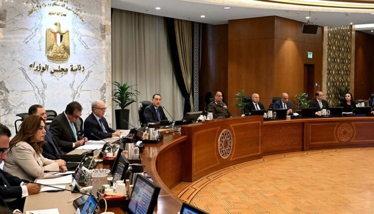 رئيس الوزراء يوجه بتعزيز التواصل مع البرلمان والرد الفوري على طلبات النواب