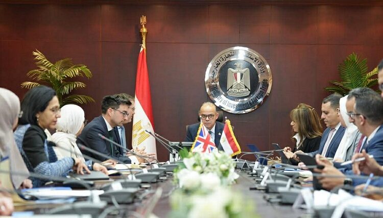 مصر تبحث التعاون مع وكالة تمويل الصادرات البريطانية للتوسع في أفريقيا وتقاسم المخاطر التمويلية