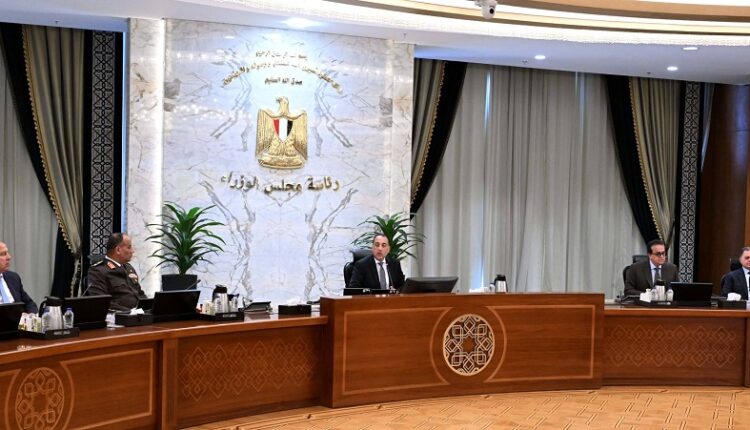 الحكومة توافق على صرف المتبقي من مستحقات 6 شركات أسمنت نقدا