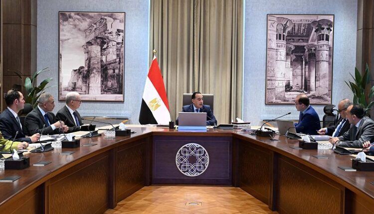 مدبولي يستعرض التقديرات الأولية لمشروع موازنة العام المالي 2026/2027