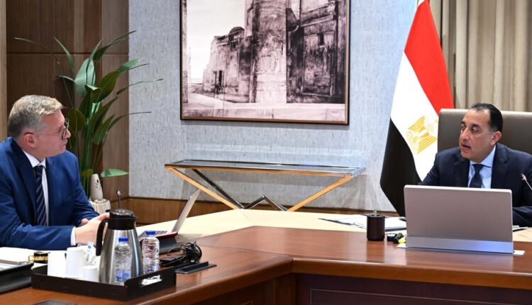 رئيس الوزراء يؤكد ضرورة تأمين مخزون استراتيجي من المشتقات البترولية