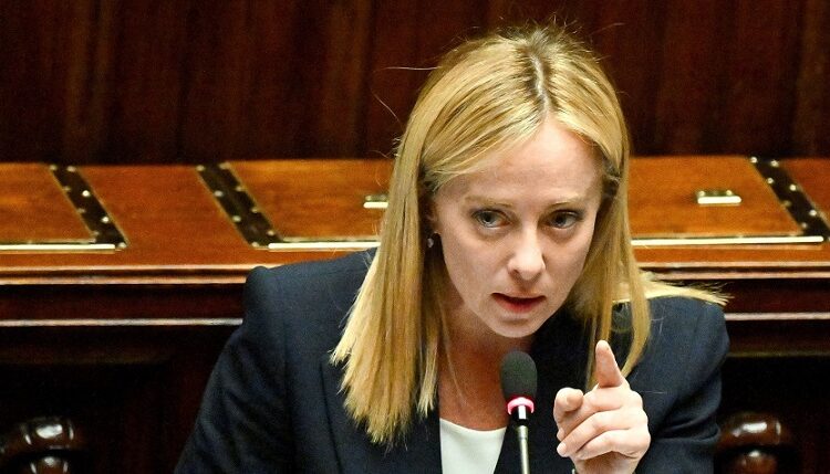 إيطاليا تقر إجراءات لخفض أسعار الوقود