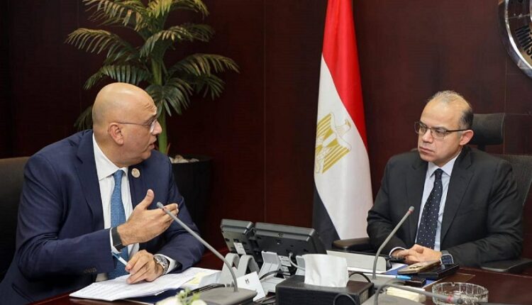 وزارة الاستثمار تناقش آليات تعزيز دعم ريادة الأعمال مع جهاز تنمية المشروعات