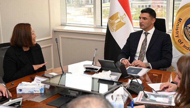 وزير الصناعة: أية مقترحات من جانب المستثمرين يتم تقييمها فنيا وماليا لتعزيز التنافسية