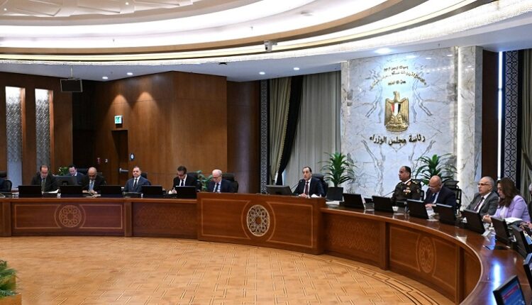 الحكومة ترفع درجة الاستعداد القصوى من جميع أجهزة الدولة المعنية للتعامل مع أية أزمات