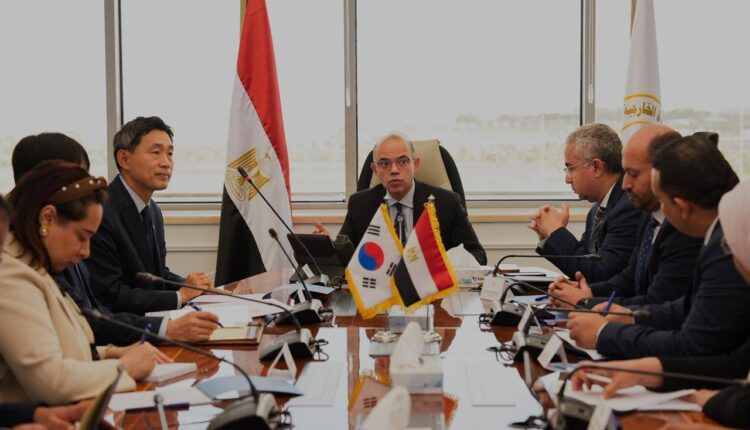 وزير الاستثمار: العلاقات الاقتصادية بين مصر وكوريا الجنوبية تشهد تطورا كبيرا