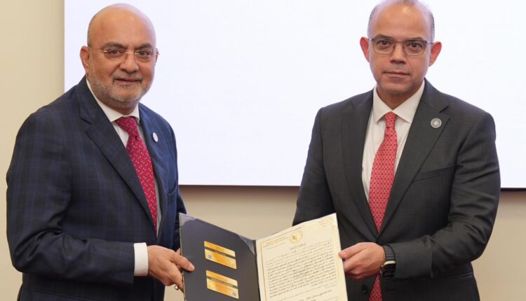 وزير الاستثمار يُسلم رخص ذهبية لـ 8 مشروعات مصرية وأجنبية وعربية