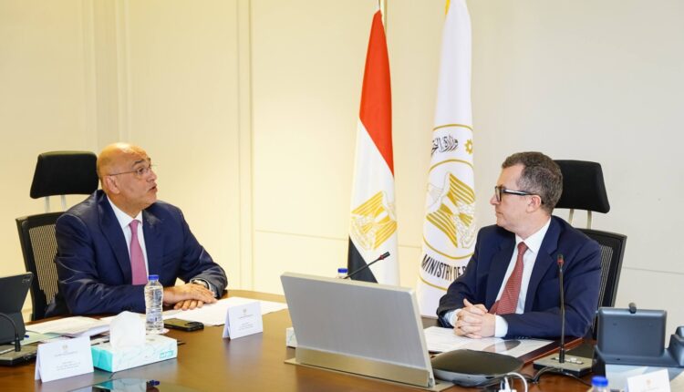 وزير التخطيط: قطاع المشروعات الصغيرة والمتوسطة يمثل الركيزة الأساسية للتعافي الاقتصادي