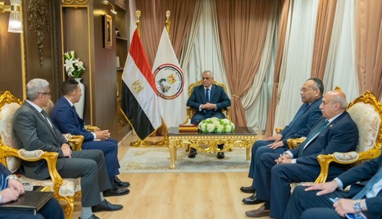 مصر تبحث مع تاليس الفرنسية تعزيز التعاون في مجال الإلكترونيات والاتصالات العسكرية