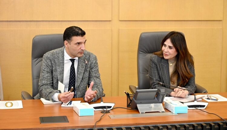 وزيرا الإسكان والصناعة يتفقان على تفعيل عمل اللجنة المشتركة لتخصيص الأراضي الصناعية