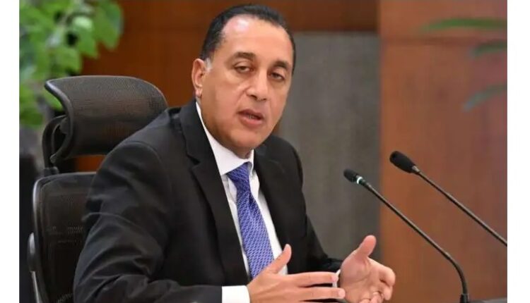 مدبولي: إرجاء بعض المشروعات كثيفة استهلاك السولار