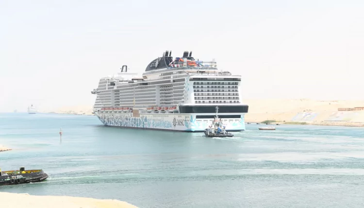 قناة السويس تشهد عبور إحدى أكبر السفن السياحية في العالم